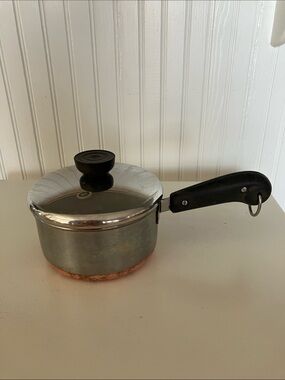 Revere Ware 1 1/2 Quart Stainless Steel Copper Bottom Saucepan & Lid